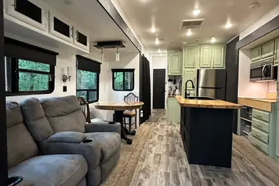 Image de Relax! an exceptional place of Peace and Cerenity. All on private 3-acre lot.