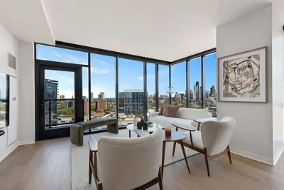 Image de Lincoln Park Oasis: Safe Stay, Balcony Views