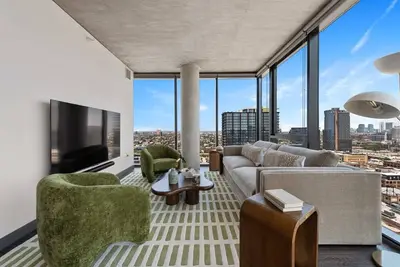 Image de 2br w/ Stunning Views and Resort-Style Amenities