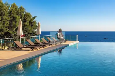 Image de The Boat House with private pool, sea access, water taxi, movie room & sea views