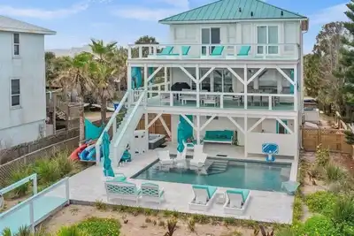Image de Beautiful Luxury Beachfront home on Vilano Beach with pool and hot tub!