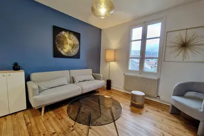 Image de #Hc | Le Blue Revol  💡| Rénové, tout équipé