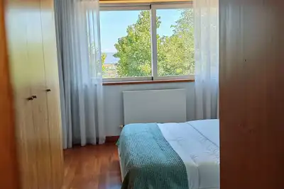 Image de A 5 minutes du centre ville. Maison de 4 chambres Idéale pour famille ou groupes