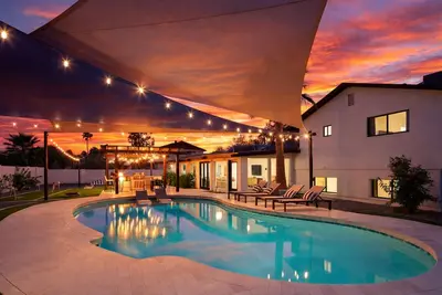 Image de Sunburst Estate - Pool - Hot Tub - Tons of Games!