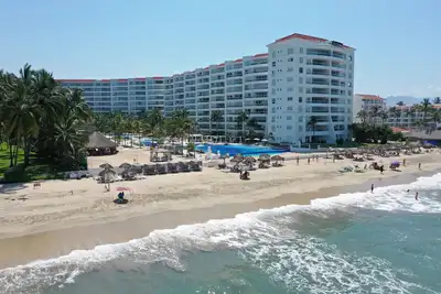 Image de Stylish 3 Bedroom Beachfront Condo in the Exclusive Nuevo Nayarit Neighborhood.