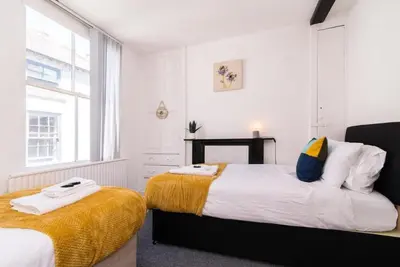 Image de Characterful 2 bed apartment - Spacious & Comfy