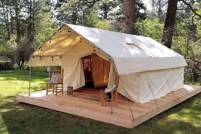 Image de Pioneer Wall Tent, \"Pioneer\" Wall Tent by the Stream
