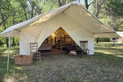 Image de Homesteader Wall Tent, Homesteader Wall Tent by the Stream