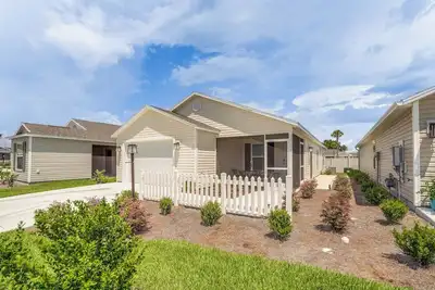 Image de Screened Lanai: New-Build Home in The Villages!