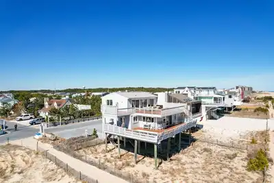 Image de Geneva Seas in South Bethany: Luxurious 16-Guest Retreat with Vast Ocean Views!