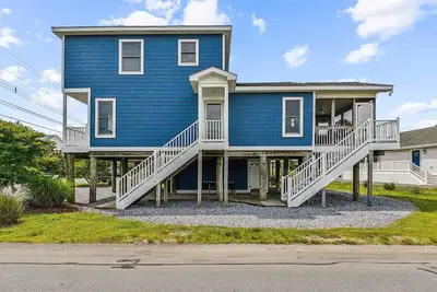 Image de Water Front Bethany Beach Retreat: 2 Master Suites, Open Deck, On Canal!