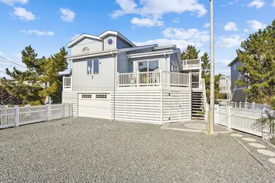 Image de Oceanside Beach: Rooftop Deck, 5 Br