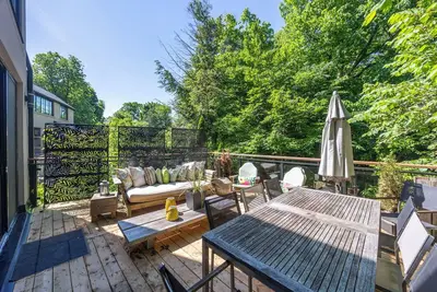 Image de Luxurious Modern & Contemporary Open-Concept Home