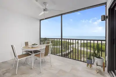 Image de All New! Gulf Front! High End! Pelicans Roost 302 on Sanibel Island