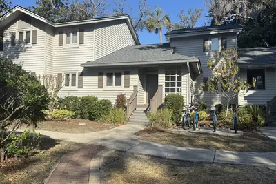 Image de Coastal Getaway. . . Walk To Beach! 2br/2ba New To Market - Cheap Rates