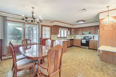 Image de Watertown Home w/ Yard: 1 Mi to Echo Lake Park!