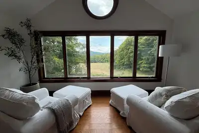 Image de 10 Acre Country Estate with Pool, Hot Tub & Views!