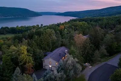 Image de Adventure Out. Come Home to the View! Ski. Bike. Hike. Relax. Repeat.