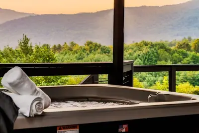 Image de Epic Views! Heated Pool! FirePit! Sauna! FirePit!