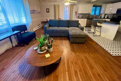 Image de Quiet Pet-Friendly Apt With Large Private Balcony w/ high speed internet