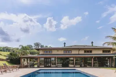 Image de Casa em Amparo com Piscina e Conforto
