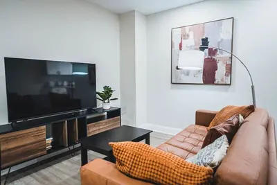 Image de Unparalleled Convenience | City View | Food Scene