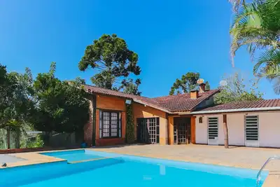 Image de Casa em Cotia com piscina e área de lazer infantil
