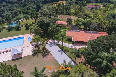 Image de Casa com piscina em meio a area verde em Atibaia