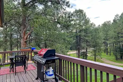 Image de Peaceful Cabin Across Bike/Hike Trail & Near Lake\n\n