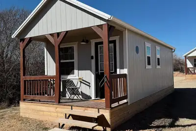 Image de Louise - Fully Furnished 2 Person Cottage for short or mid-term stays