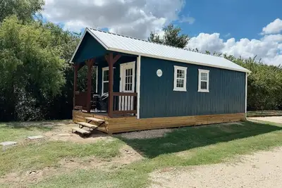 Image de Lillie - Fully Furnished 2 Person Cottage for short or mid-term stays
