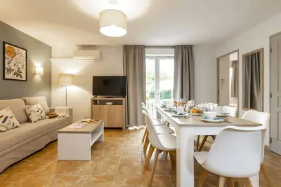 Image de Maisonnette Duplex Spacieuse avec Terrasse Privée