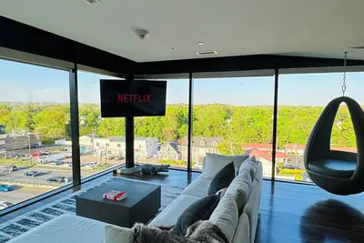 Image de Luxury Skyline Penthouse - 1 Bedroom condo