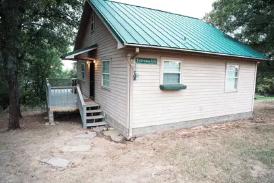 Image de Cozy 2-bedroom cottage with loft, Ac, and WiFi on peaceful 325-acre property