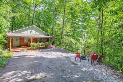Image de Cabin w/ Hot Tub, Near Smoky Mountains Nat’l Park!