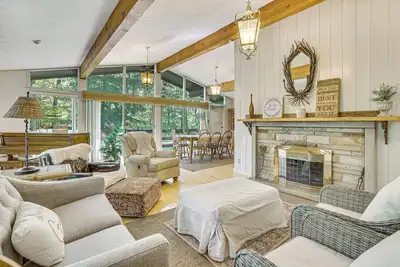 Image de Secluded New Philadelphia Home in Amish Country!
