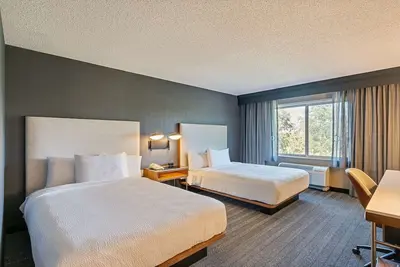 Image de Relax and Recharge! Two Classy Units, Swimming Pool, Free Parking, Pets Allowed!