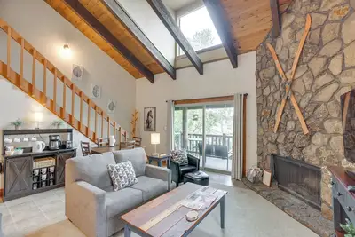 Mountain-View Condo: Walk to Sunriver Resort