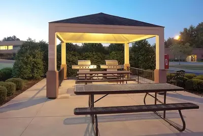 Image de Perfect for Groups! 4 Cozy Hotel Suites with Kitchens! Pet-Friendly