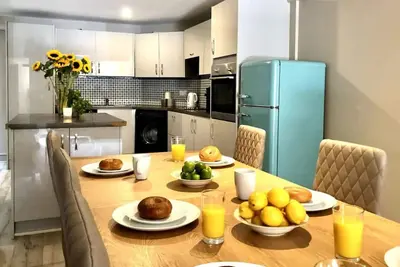 Image de Two adjacent houses in Tarvin Nr Chester - For 26