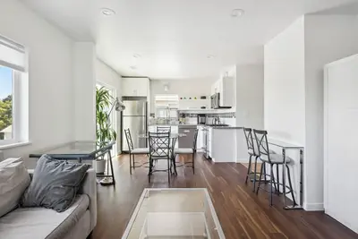 Image de Beautiful upstairs 3-bedrm 1. 5 Ba flat in Berkeley, W\/D in unit, fast WiFi