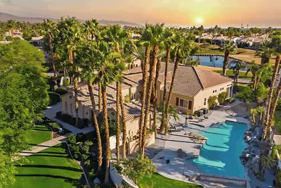 Image de 5 Star 5 Br Villa Pool-Spa-Golf Views