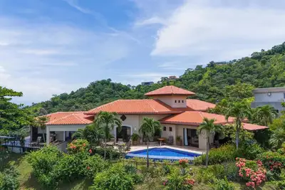 Image de Spacious Villa with Infinity Pool & Ocean View