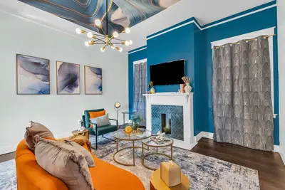 Image de Victorian Gem: 2 King Suites • Walk to Forsyth Park