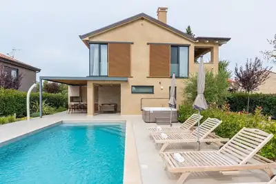 Image de Charming Villa Vallis with swimming pool, jacuzzi and sauna