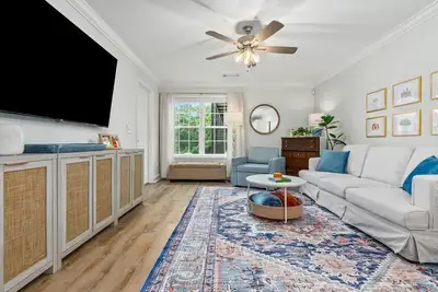 Image de Modern Condo Near Downtown Walk to Auburn