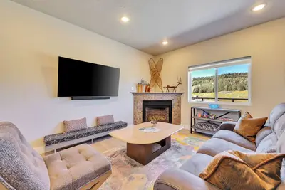 Image de Navajo Nest Townhome–Steps from Navajo Lifts!