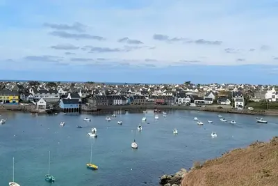 Image de Jolie Maisonnette Proche Plages Et Port, Kayaks, Animal Accepte