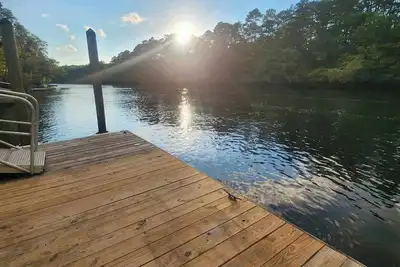 Image de No Wake Zone-4-bedroom house-Edisto River-Dock & Boat Landing