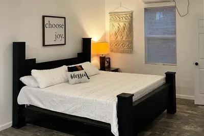 Image de Spacious townhome convenient to everything! Great rates! ! ⭐⭐⭐⭐⭐\n